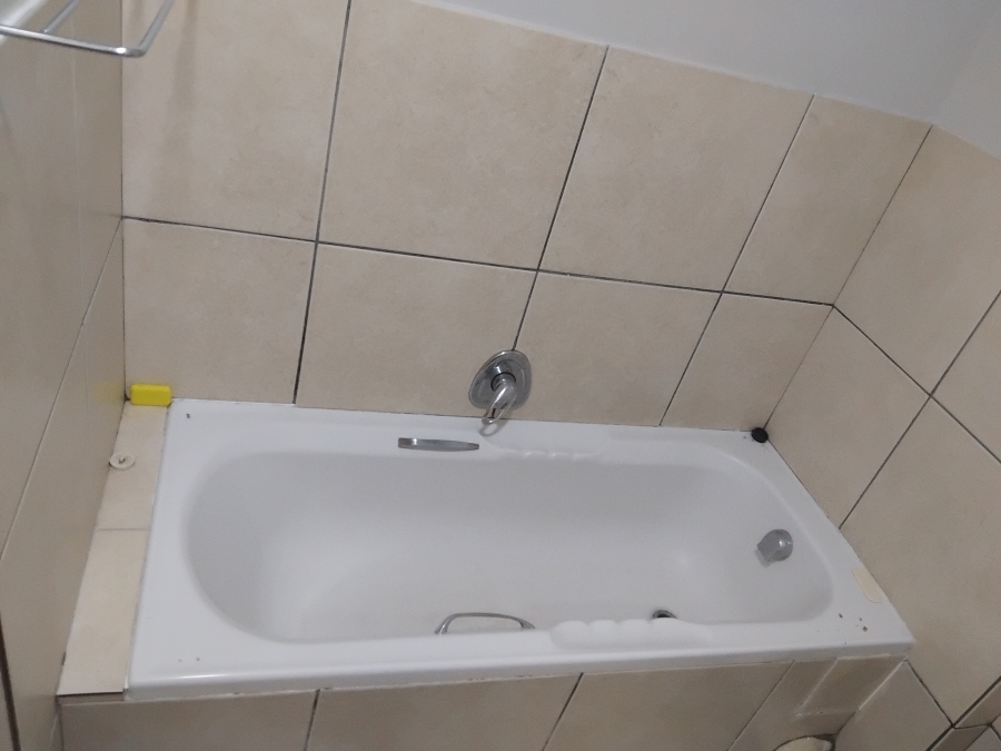 To Let 1 Bedroom Property for Rent in Kensington Western Cape